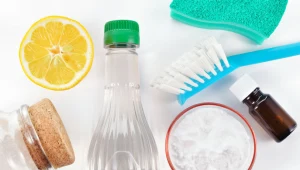 Zwolennicy naturalnych środków czystości doceniają wszechstronne zastosowanie octu