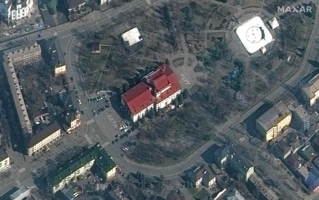 Teatr w Mariupolu przed rosyjskim atakiem Teatr w Mariupolu przed rosyjskim atakiem