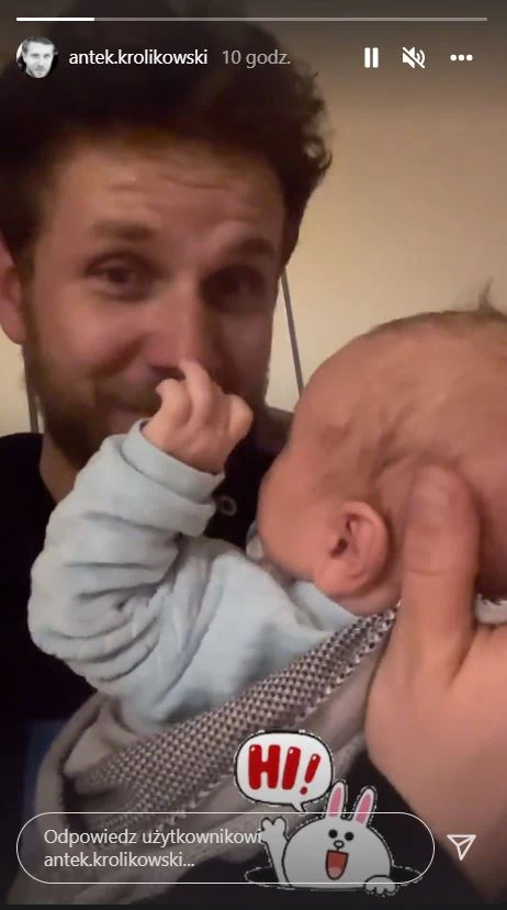 Antek Królikowski bawi się z Vincentem