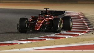 Wyścig F1 o GP Kataru już w niedzielę 8 października. O której godzinie początek rywalizacji i gdzie oglądać? Na zdjęciu Charles Leclerc (Ferrari)