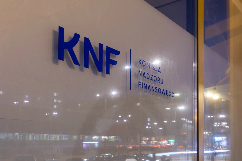 Prowadzona przez KNF lista ostrzeżeń jest zbiorem podmiotów, w stosunku do których Komisja zgłasza zawiadomienie o podejrzeniu popełnienia przestępstwa