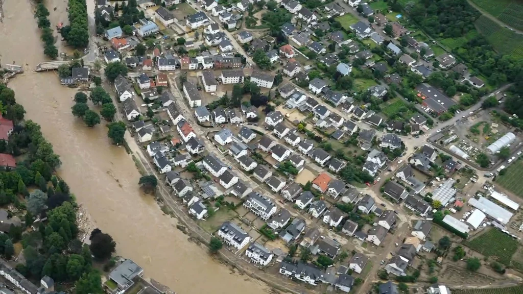 Widok z lotu ptaka ubiegłorocznych powodzi w Niemczech.