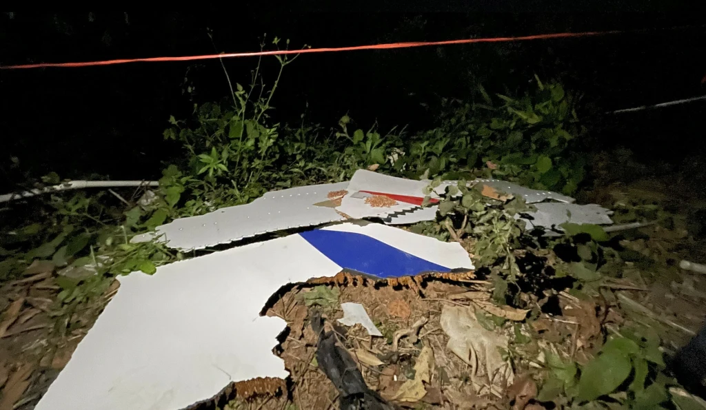 Fragment rozbitego samolotu Boeing 737-800 Fragment rozbitego samolotu Boeing 737-800