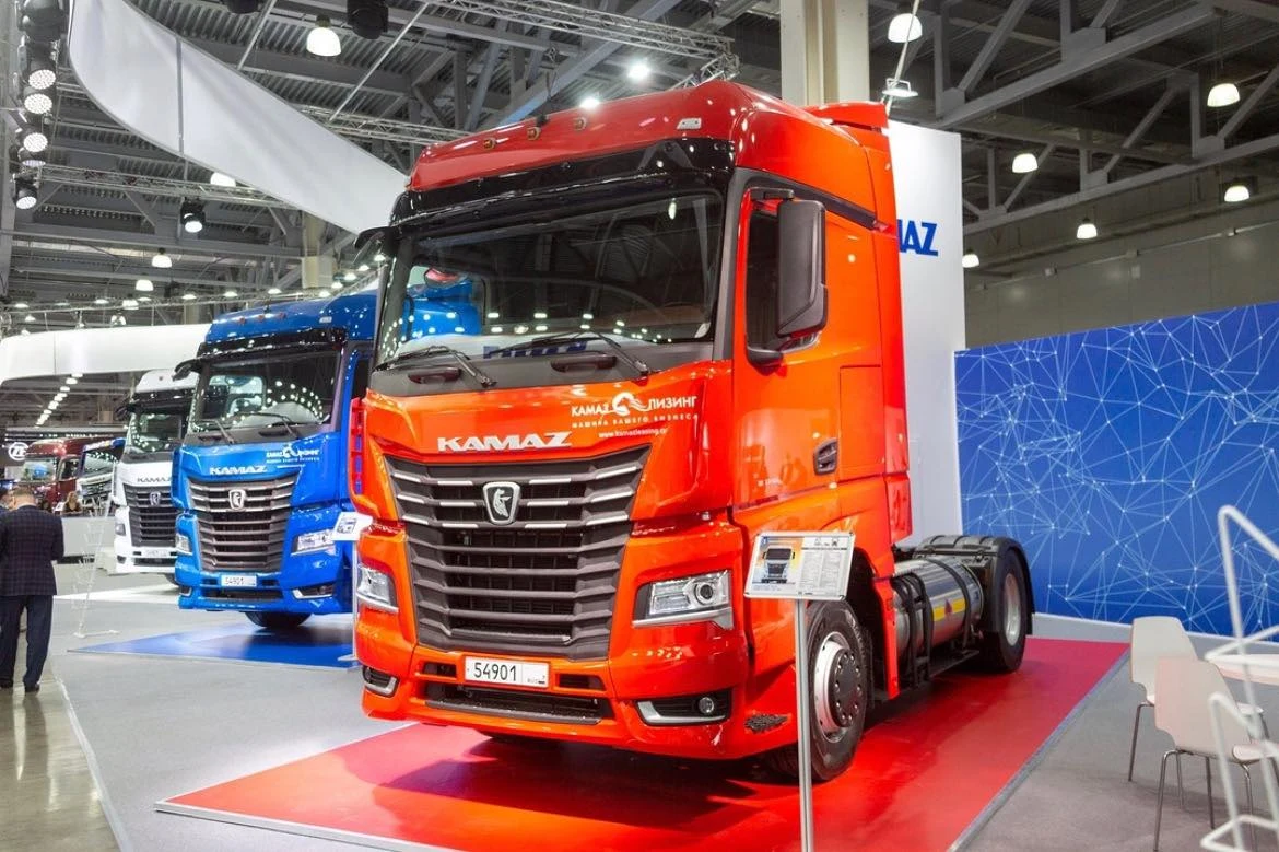 Kamaz z rodziny K5 z kabiną Mercedesa Actros