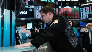 Zdaniem ekonomisty niebezpiecznym sygnałem na krajowym długu jest inwersja krzywej dochodowości 