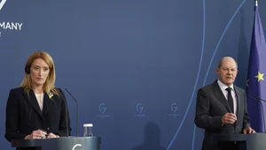 Kanclerz Niemiec Olaf Scholz i przewodnicząca Parlamentu Europejskiego Roberta Metsola