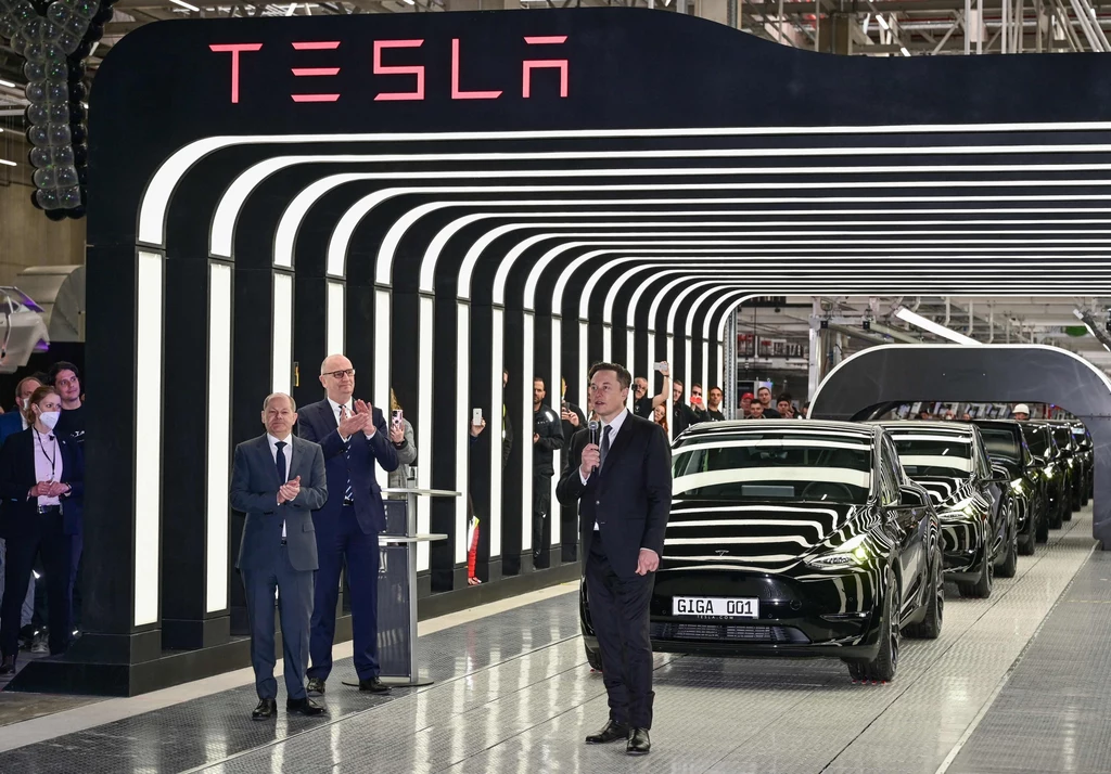 Elon Musk musi działać, Tesla pokazała wyniki finansowe i nie sprostała oczekiwaniom rynku.
