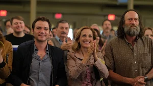 Daniel Durant, Marlee Matlin i Troy Kotsur w scenie z filmu "CODA"