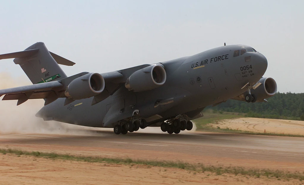 Boeing C-17 Globemaster III Fot. By Technical Sergeant James E. Lotz