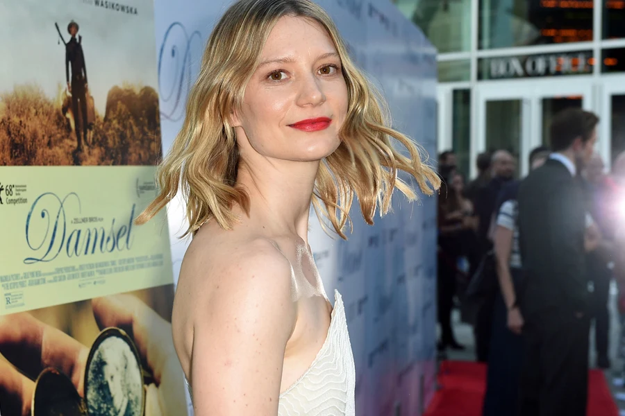 Mia Wasikowska