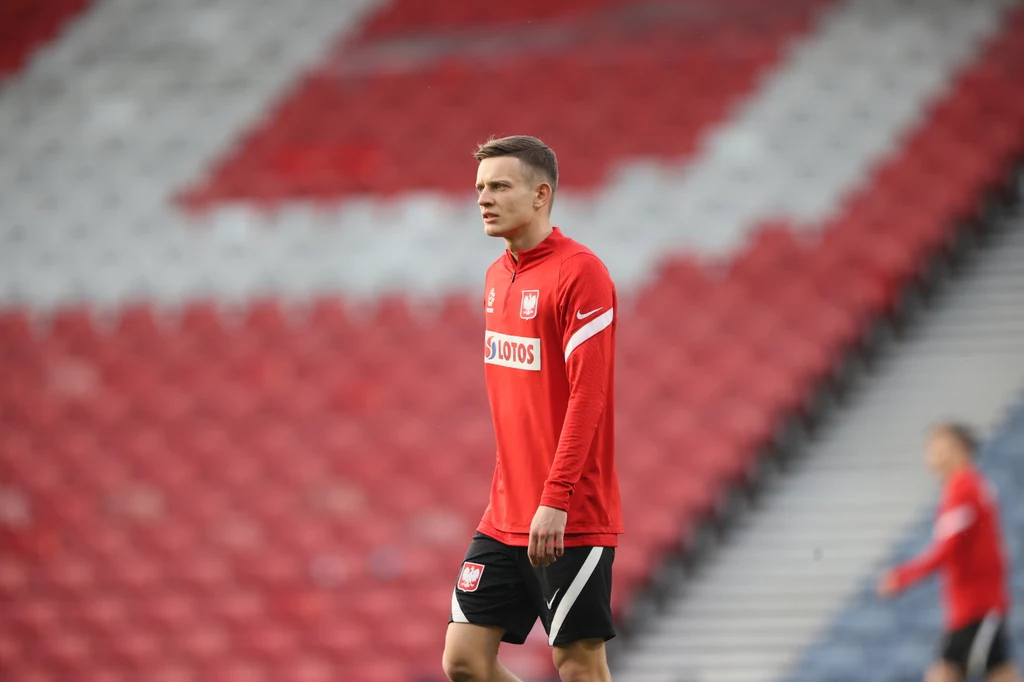 - Sebastian Szymański (tu podczas środowego treningu na Hampden Park w Glasgow) jest wyraźnie przybity - nie kryje selekcjoner Czesław Michniewicz - Sebastian Szymański (tu podczas środowego treningu na Hampden Park w Glasgow) jest wyraźnie przybity - nie kryje selekcjoner Czesław Michniewicz