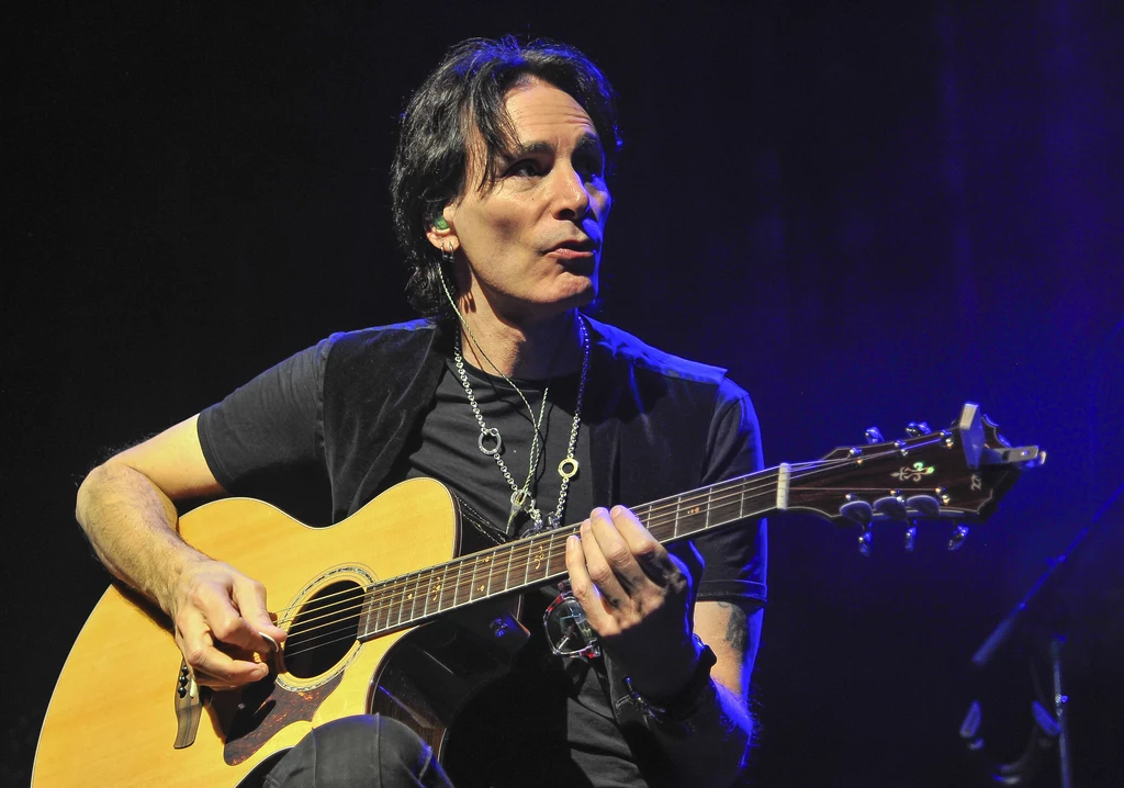 Steve Vai jest uznanym wirtuozem gitary