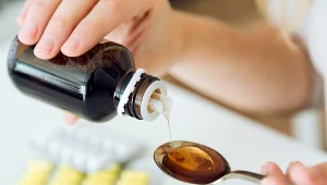 Leki homeopatyczne tworzone są na bazie kitu pszczelego, czarnego bzu czy mniszka lekarskiego