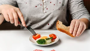 Pewnie nie raz obiło ci się o uszy, że kolację powinno się zjeść ok. 18. To szkodliwy mit