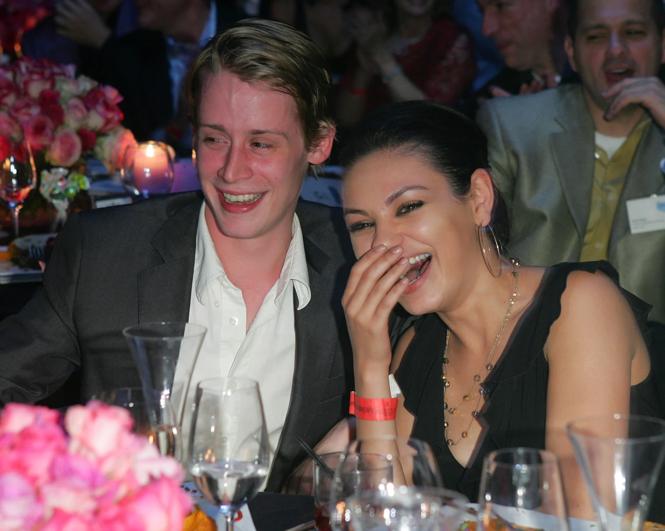 Macaulay Culkin i Mila Kunis 