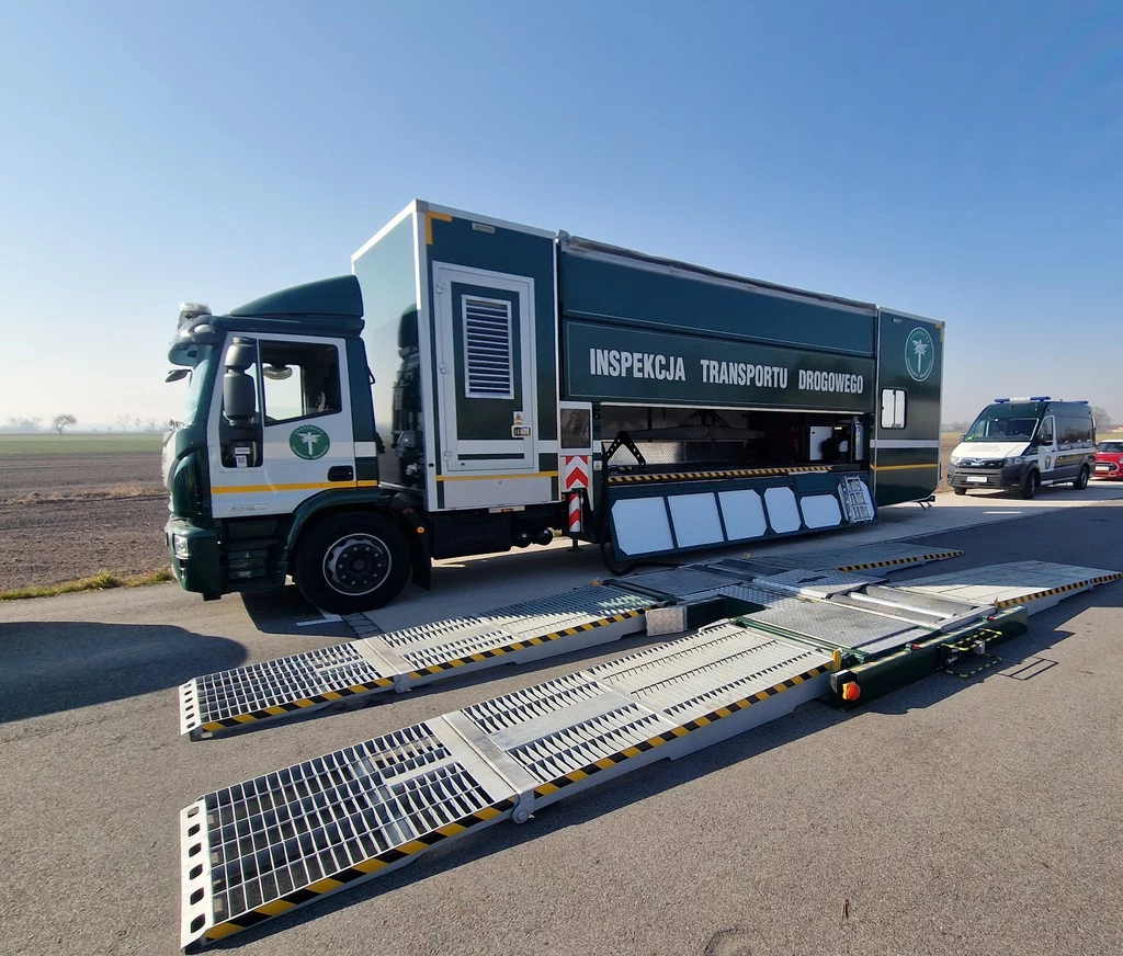 Mobilna Jednostka Kontrolna to tak naprawdę ścieżka diagnostyczna przewożona na Iveco Eurocargo