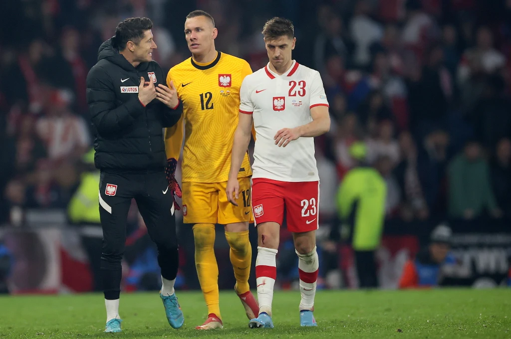 Robert Lewandowski, Łukasz Skorupski i Krzysztof Piątek po meczu ze Szkocją Robert Lewandowski, Łukasz Skorupski i Krzysztof Piątek po meczu ze Szkocją