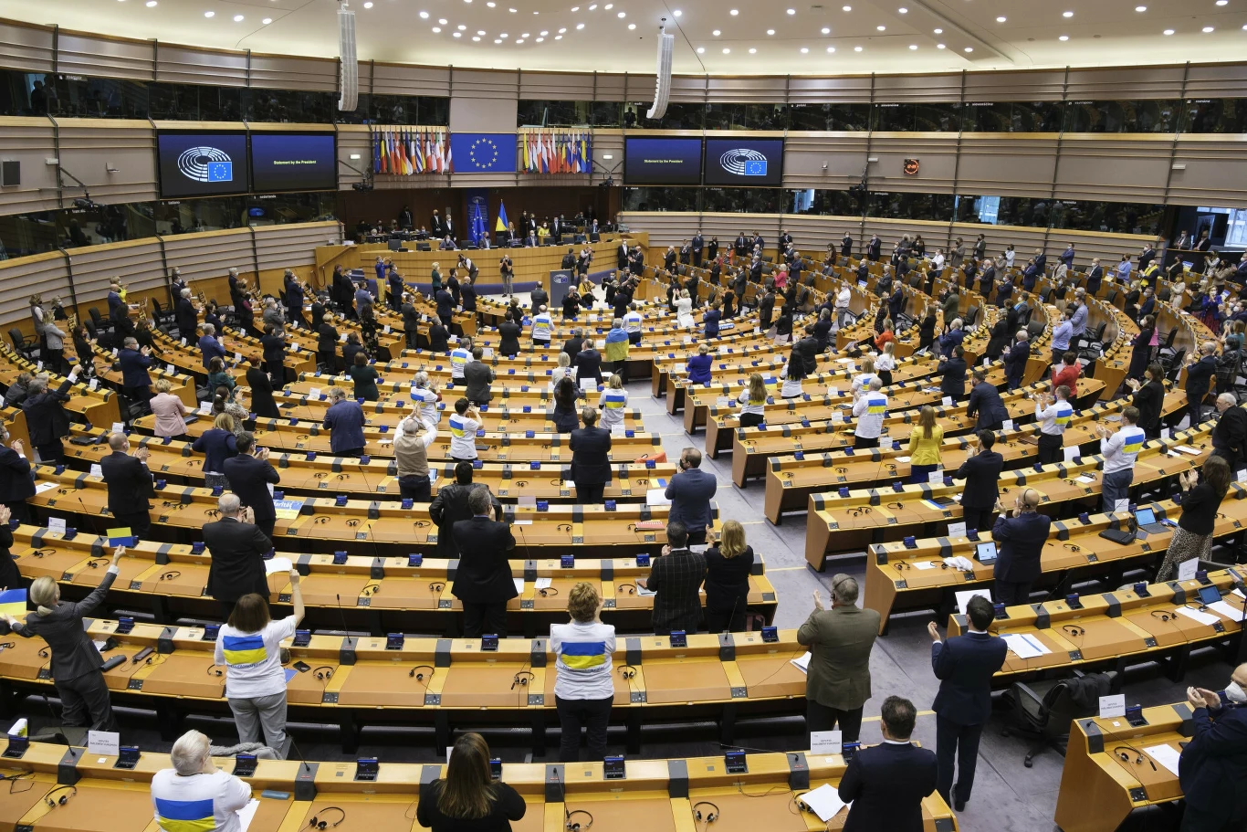 Unia Europejska może wprowadzić nowy akt, który uderzy w duże korporacje technologiczne Unia Europejska może wprowadzić nowy akt, który uderzy w duże korporacje technologiczne