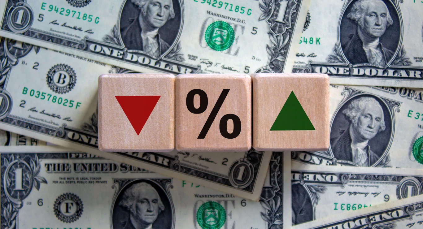 Dolar traci. Dzisiaj cena jednego dolara spadła w Polsce do 3,70 zł - najniższej wartości od czterech lat Dolar traci. Dzisiaj cena jednego dolara spadła w Polsce do 3,70 zł - najniższej wartości od czterech lat