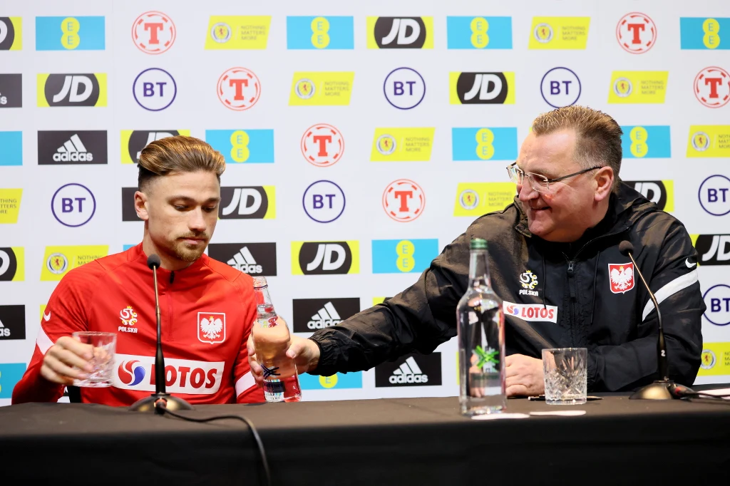 Matty Cash i selekcjoner Czesław Michniewicz