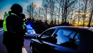 Kontrola policji przy granicy polsko-białoruskiej, zdjęcie ilustracyjne