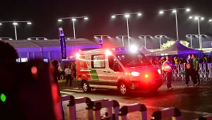 Mick Schumacher opuszczający tor w karetce