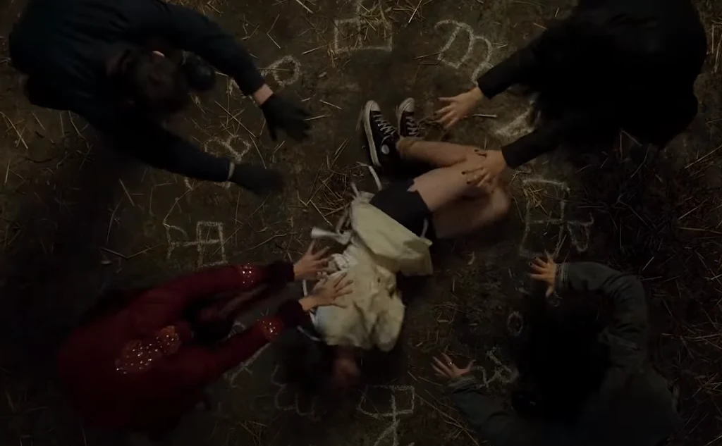 "Krakowskie potwory", YouTube screenshot "Krakowskie potwory", YouTube screenshot