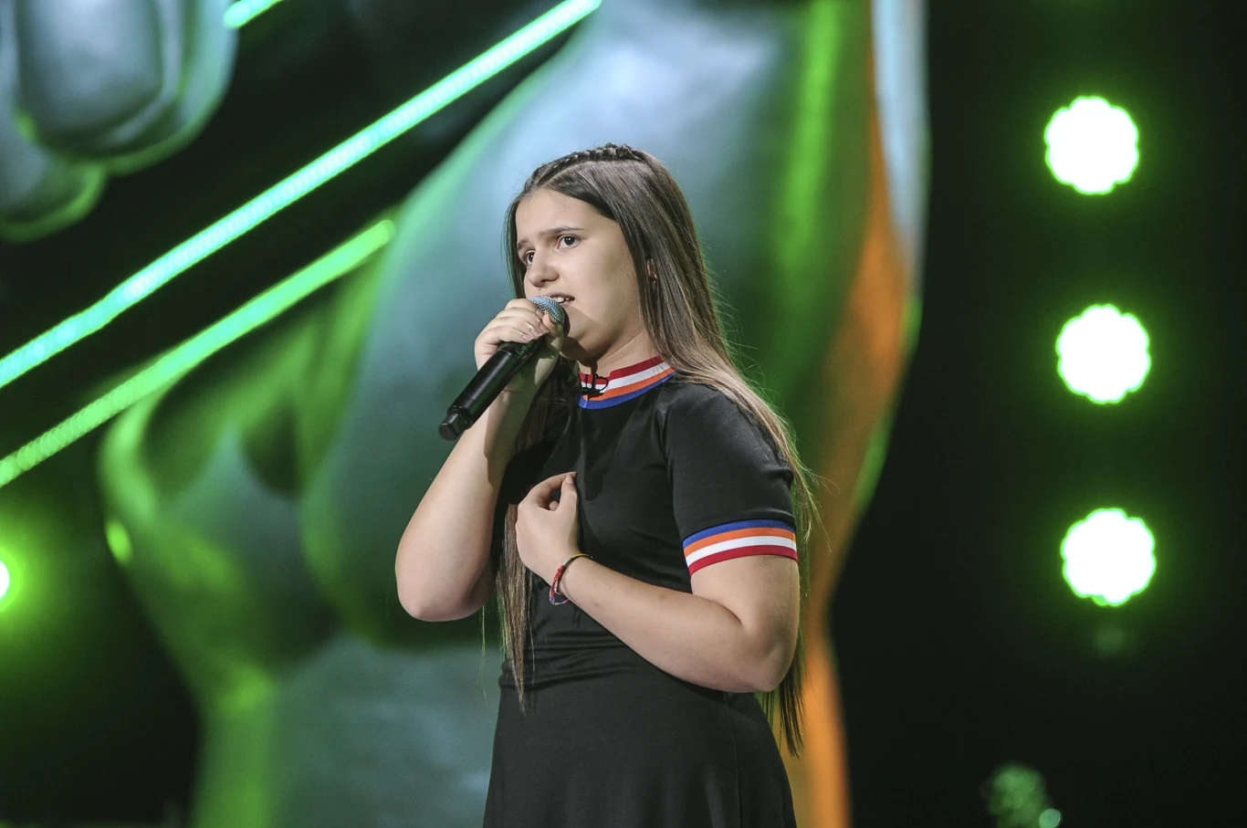 Wiktoria Zwolińska w 2020 roku w "The Voice Kids" Wiktoria Zwolińska w 2020 roku w "The Voice Kids"