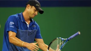 Andy Roddick uczy jak prawidłowo… rzucać rakietą