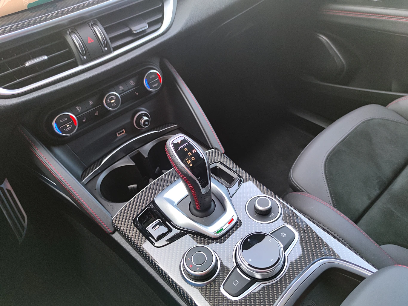 Alfa Romeo Giulia i Stelvio Estrema