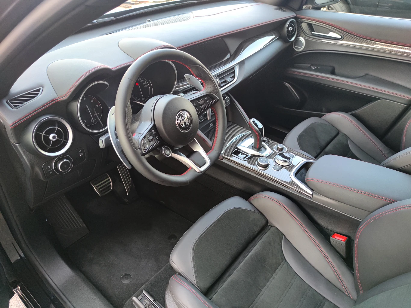 Alfa Romeo Stelvio Estrema