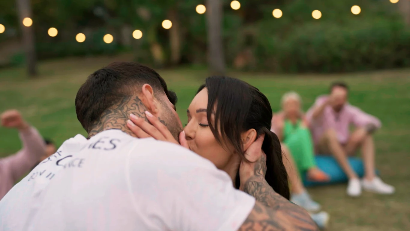 "Love Island. Wyspa Miłości" "Love Island. Wyspa Miłości"