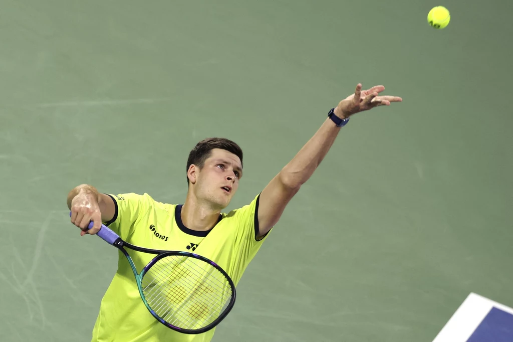 Poland's Hubert Hurkacz serves the ball to Russia's Andrey Rublev during their semi-final match at the ATP Dubai Duty Free Tennis Championship, in the Gulf emirate on February 25, 2022. Karim SAHIB / AFP Poland's Hubert Hurkacz serves the ball to Russia's Andrey Rublev during their semi-final match at the ATP Dubai Duty Free Tennis Championship, in the Gulf emirate on February 25, 2022. Karim SAHIB / AFP