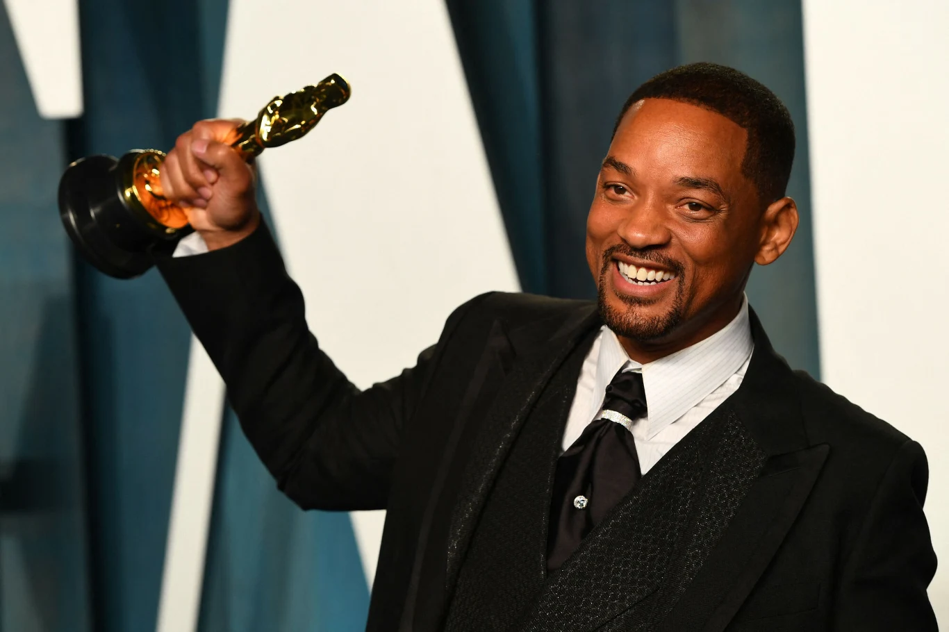 Will Smith przez cały wieczór tryskał radością z powodu zwycięstwa w kategorii "najlepszy aktor pierwszoplanowy" Will Smith przez cały wieczór tryskał radością z powodu zwycięstwa w kategorii "najlepszy aktor pierwszoplanowy"