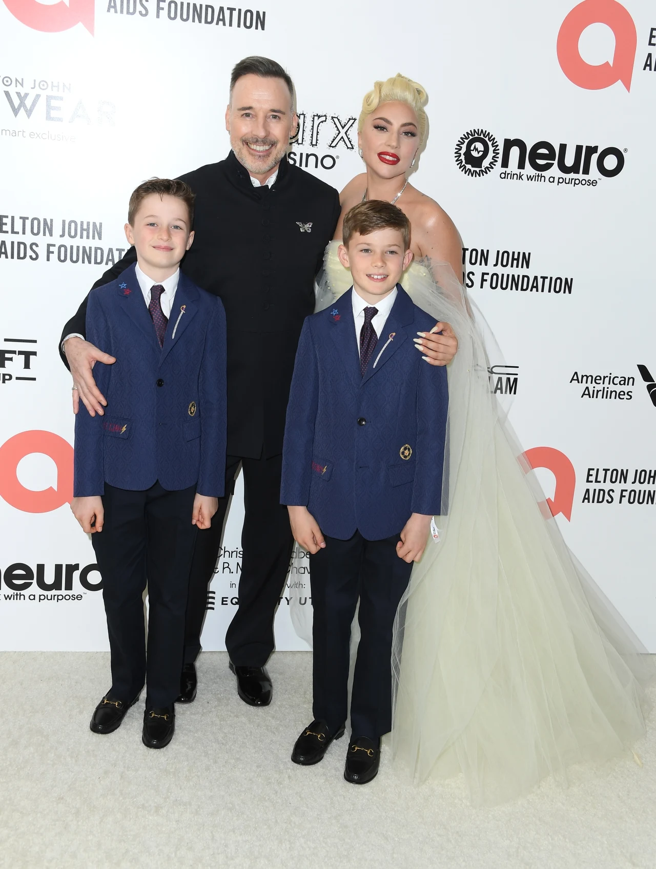 David Furnish z dziećmi i Lady Gagą David Furnish z dziećmi i Lady Gagą