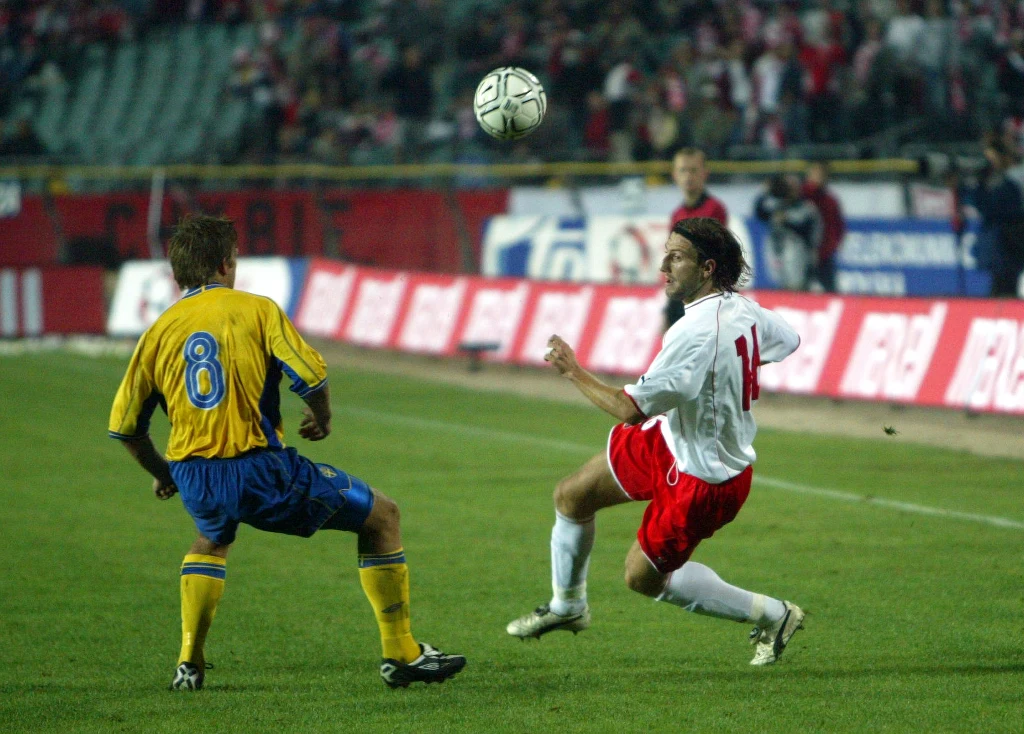 Polska - Szwecja (2003 rok). W akcji Kamil Kosowski Polska - Szwecja (2003 rok). W akcji Kamil Kosowski