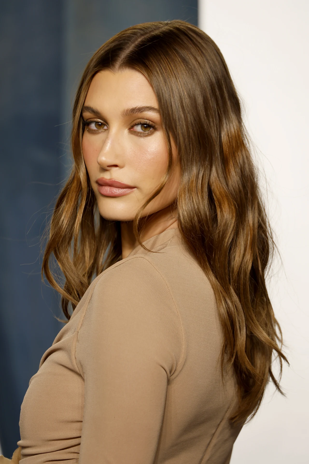 Hailey Bieber na imprezie "Vanity Fair". Hailey Bieber na imprezie "Vanity Fair".