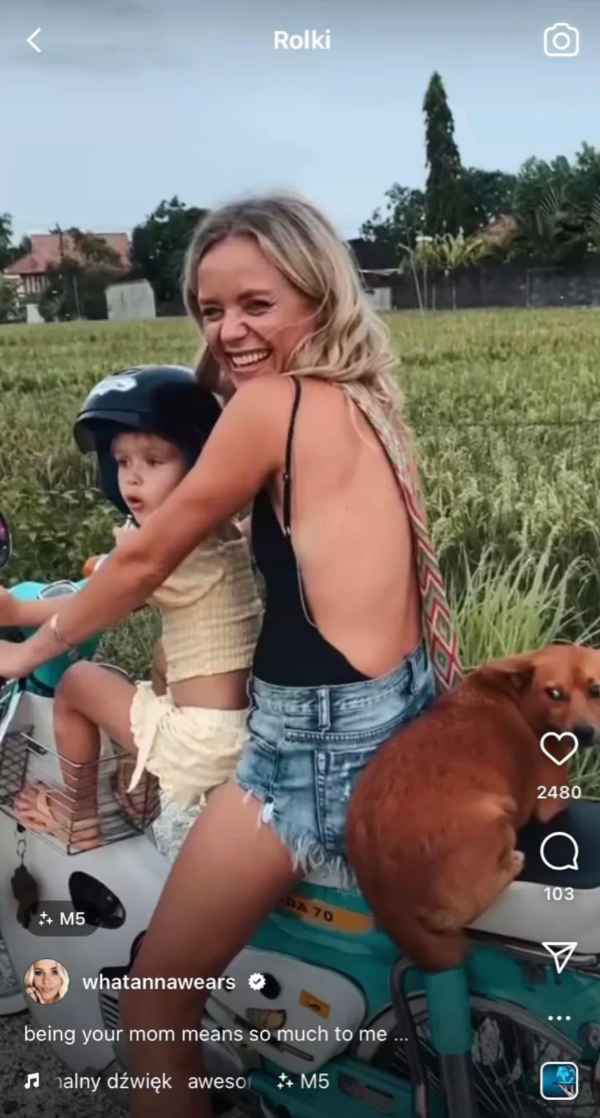 Anna Skura podróżuje skuterem Anna Skura podróżuje skuterem