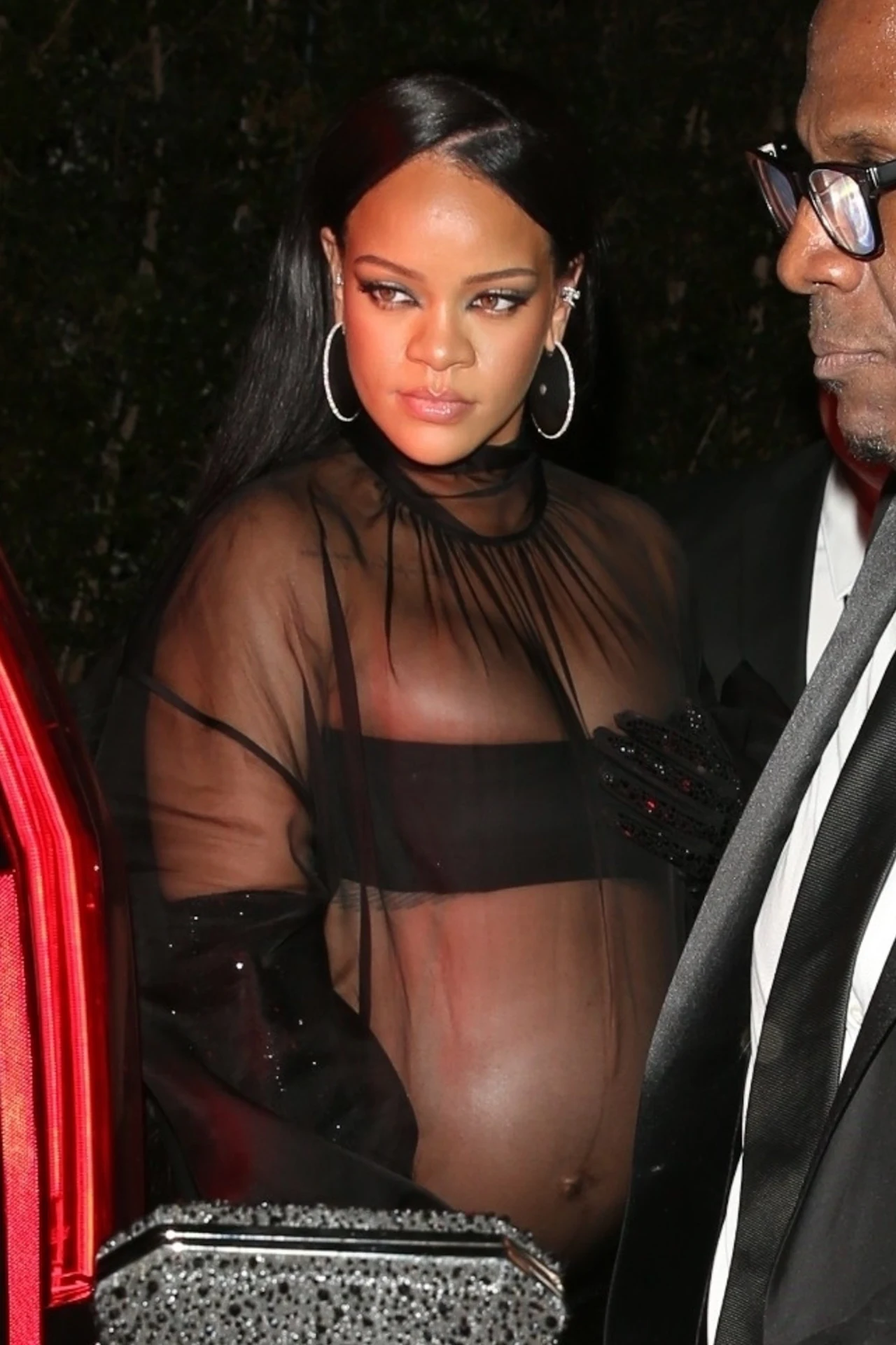 Rihanna przed Chateau Marmont w Hollywood Rihanna przed Chateau Marmont w Hollywood