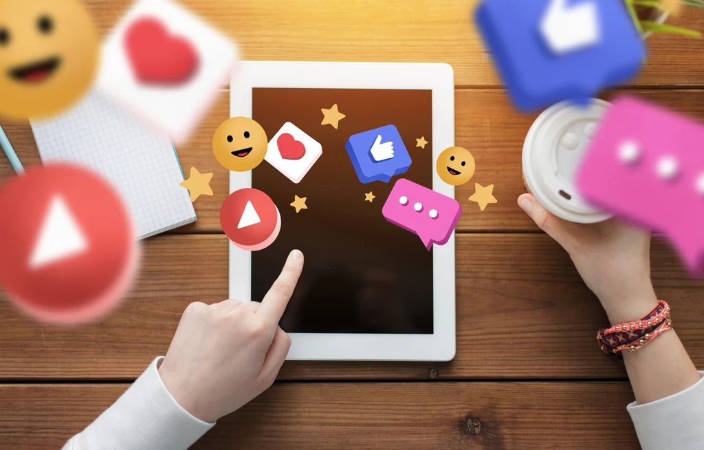 Co oznaczają emotikony? 10 najpopularniejszych emotek na Facebooku, Instagramie i Snapchacie