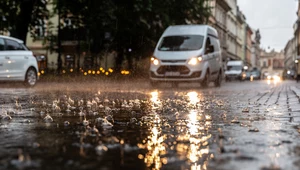 Duża zmiana pogody. Jazdę utrudni śnieg z deszczem