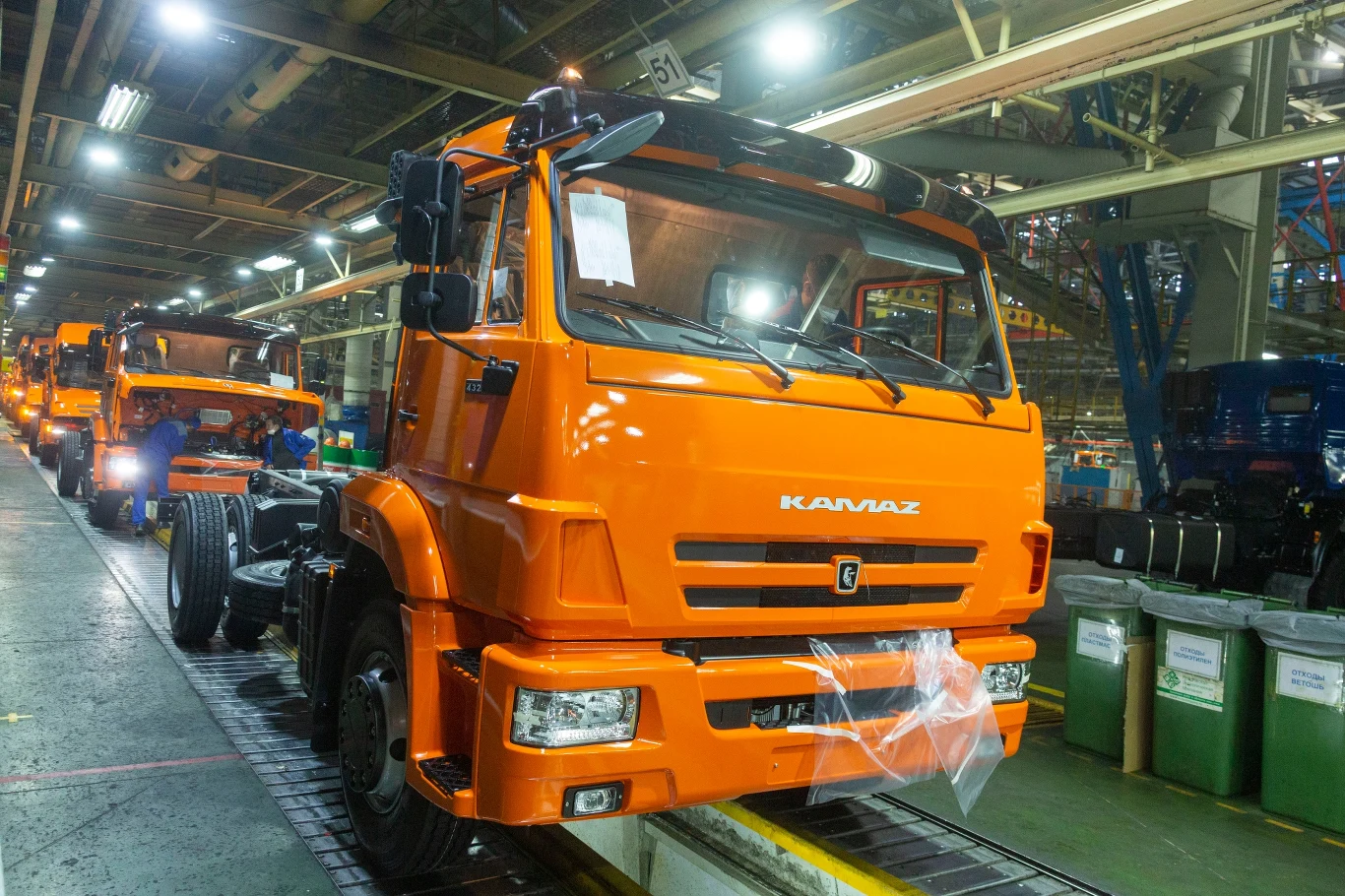 Z powodu sankcji gospodarczych Kamaz zmuszony jest kontynuować produkcję ciężarówek z serii K3, których konstrukcja pamięta czasy ZSRR Z powodu sankcji gospodarczych Kamaz zmuszony jest kontynuować produkcję ciężarówek z serii K3, których konstrukcja pamięta czasy ZSRR