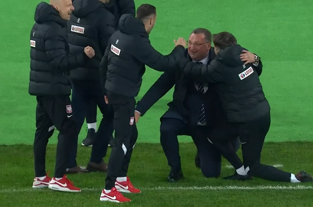 Tuż po wygranym barażu ze Szwecją Czesław Michniewicz był bohaterem narodowym Tuż po wygranym barażu ze Szwecją Czesław Michniewicz był bohaterem narodowym