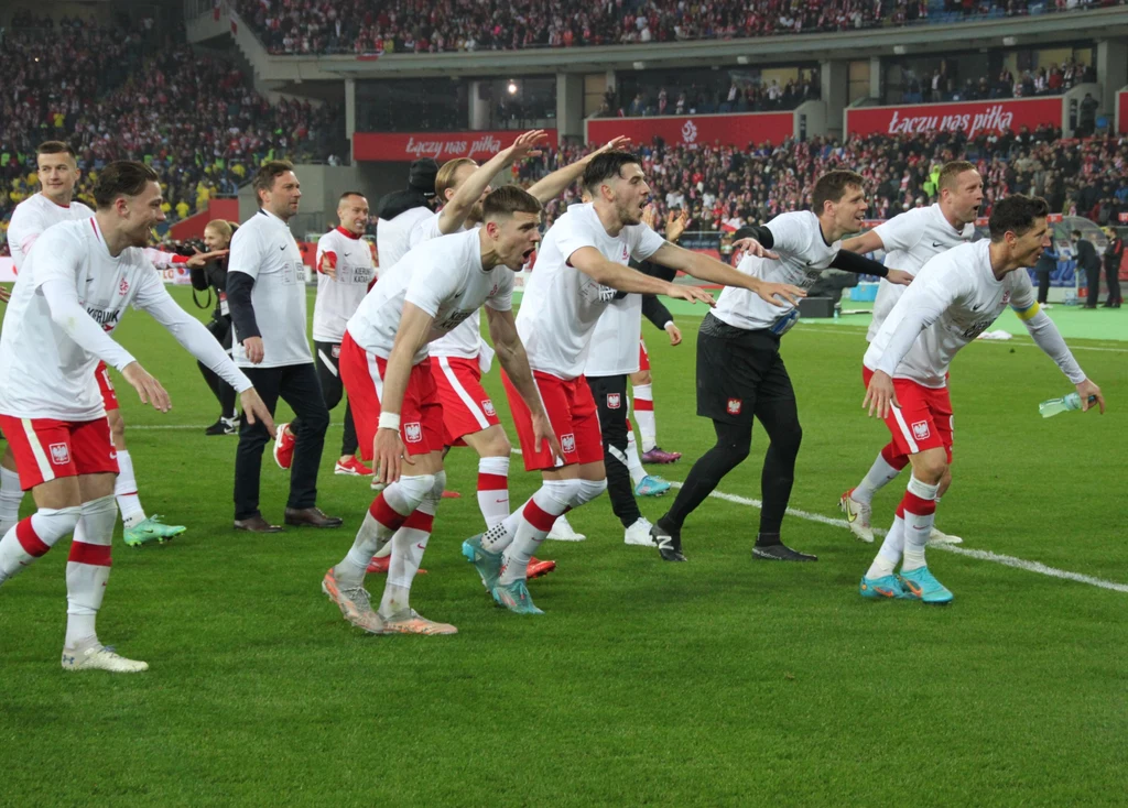 Radość reprezentacji Polski po uzyskaniu awansu na mundial w Katarze Radość reprezentacji Polski po uzyskaniu awansu na mundial w Katarze