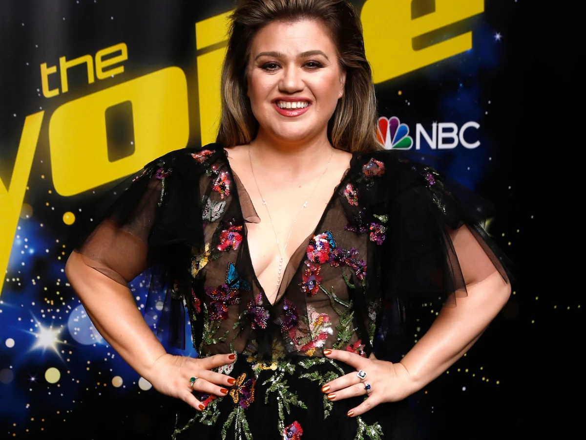 Kelly Clarkson Kelly Clarkson