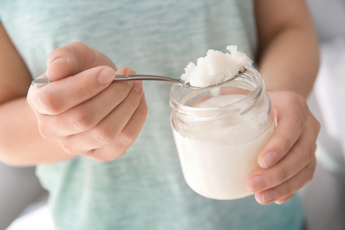 Kwasy MCFA zawarte w oleju kokosowym zwiększają produkcję dobrego cholesterolu, a także obniżają poziom cholesterolu LDL.