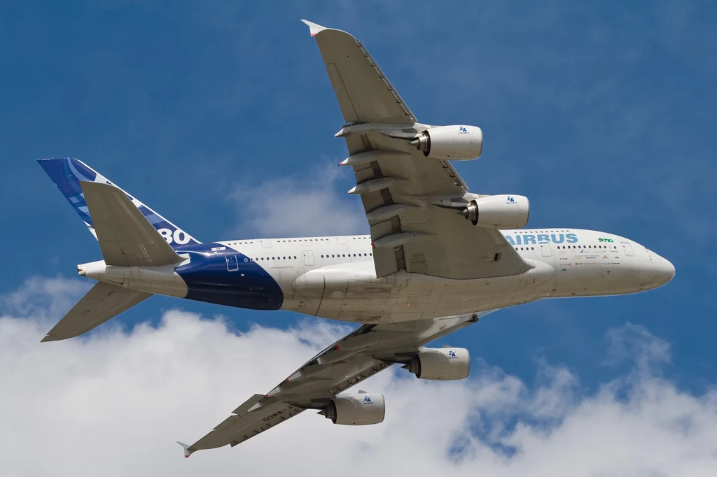 Airbus testuje biopaliwa ze zużytego oleju roślinnego w swoim największym samolocie, A380 (na zdjęciu)