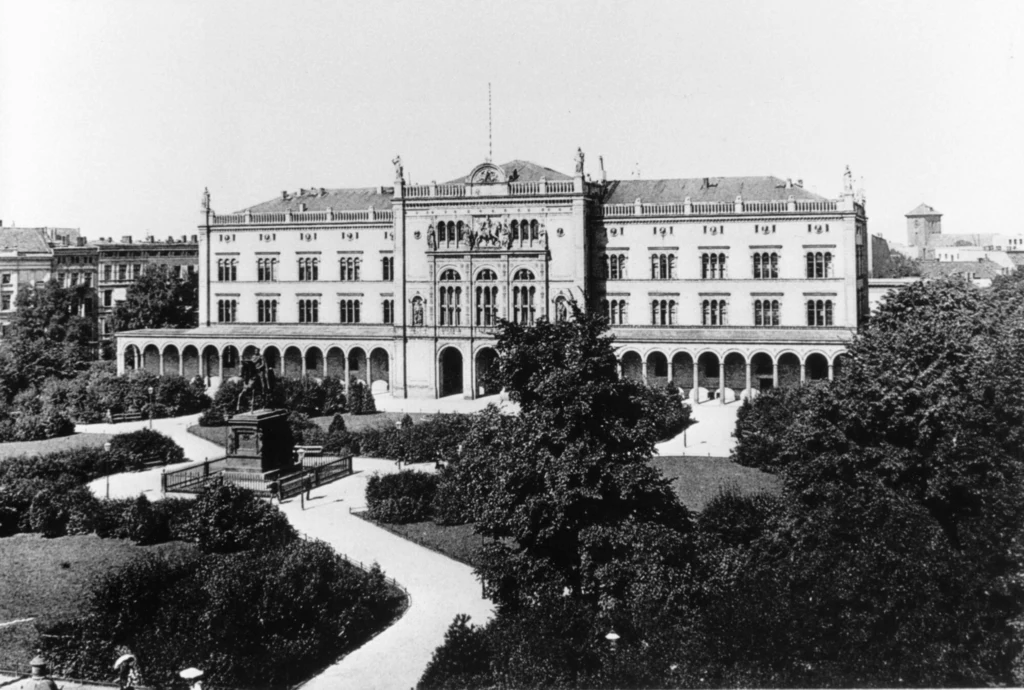 Budynek Uniwersytetu Albrechta zaprojektowany w XIX w. przez Friedricha Augusta Stülera (fot. 1900)