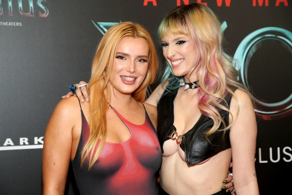 Bella Thorne z siostrą Bella Thorne z siostrą