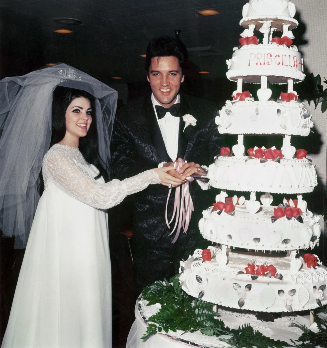 Priscilla i Elvis Presleyowie w 1967 roku Priscilla i Elvis Presleyowie w 1967 roku